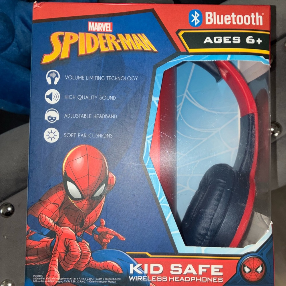 Marvel Spider-Man Blue and Red Wireless Headphones